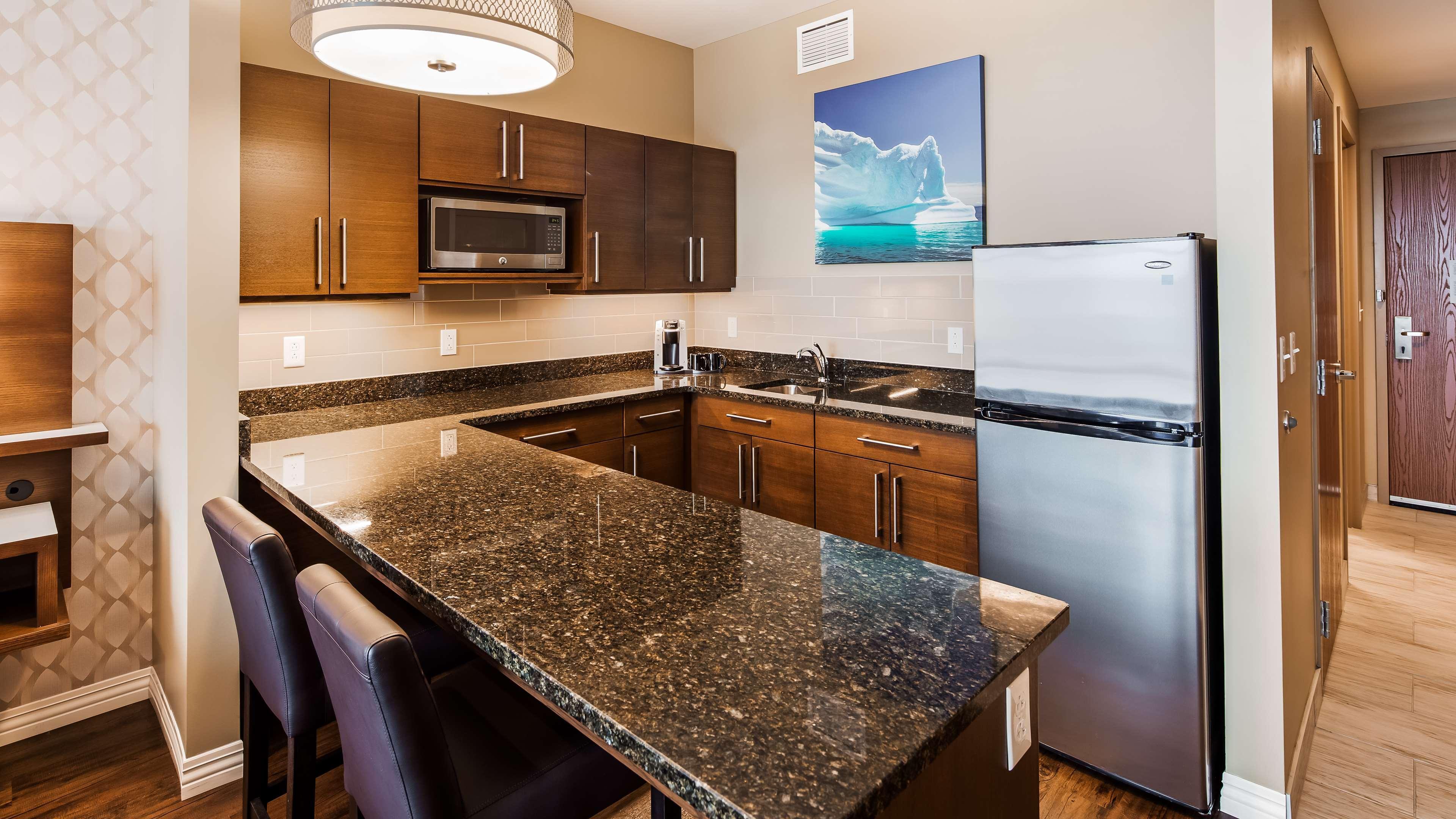 Best Western Plus St. John'S Airport Hotel And Suites Exterior foto
